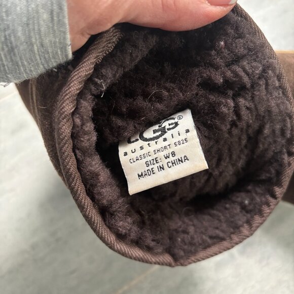 UGG Classic Short 5825 Sheepskin Lined Suede Boots Brown Women's Size 8W - Picture 8 of 9